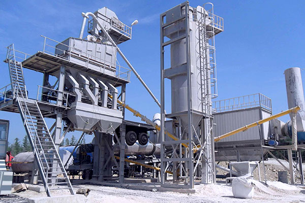 <b>Planta de mezcla de asfalto móvil YLB</b>
