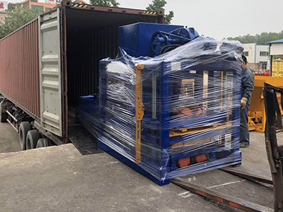 <b>La máquina para fabricar bloques QT4-26, la hormigonera JS500 y los accesorios fueron enviados a América del Sur</b>